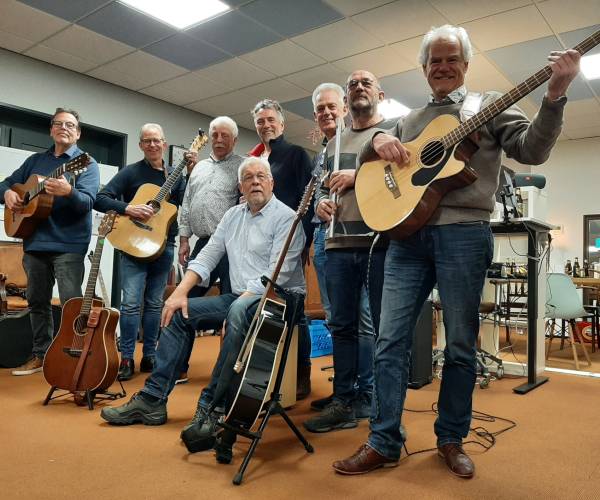 Old Pipers in MFA “de Ynset” Holwert