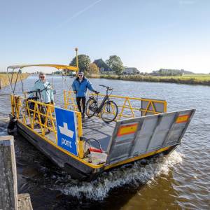 Steeds meer pontjes in Fryslân varen door in november