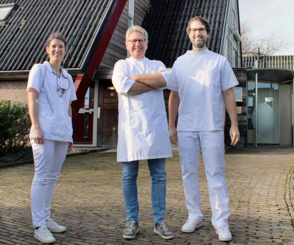 Tandarts Gerrit Veldhuis met pensioen