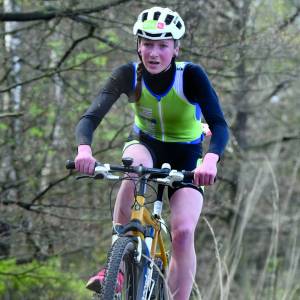 Triatleet Meike Regeling derde op NK Cross Duathlon in Austerlitz