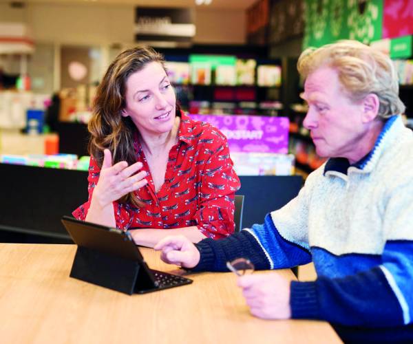Gratis computercursussen en digi-hulp bij dbieb Stiens