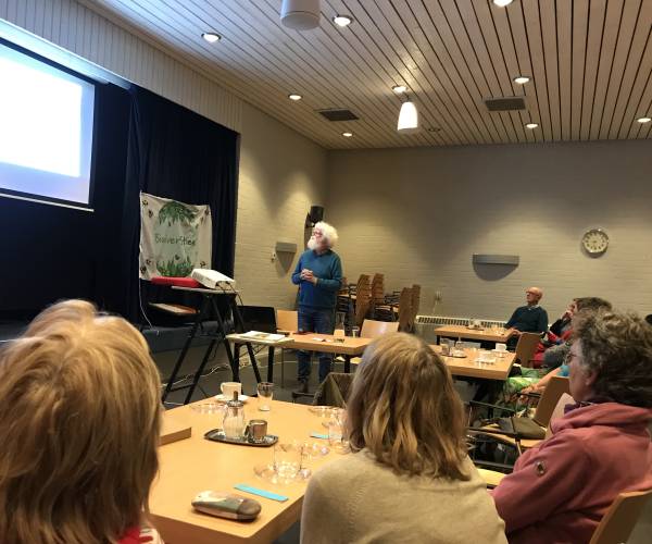 Freek Nijland trekt volle zaal