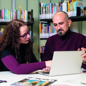 Gratis computercursussen en digi-hulp dbieb Stiens