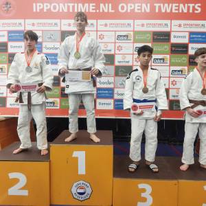 Ferron Poelstra judoot naar brons in Enschede
