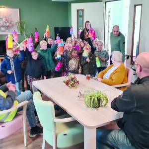 Twillingkinderen verrassen bewoners van Hayemastate