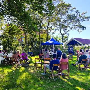 Tuinconcert van Koester op Anne-Famkes Pleats