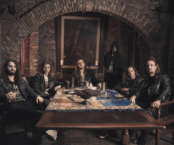 Heavy rock band Bildtstar geeft homecoming show in Sint Annaparochie.