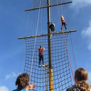 Ulbe van Houten viert 10-jarig bestaan schoolgebouw met sport en spektakel