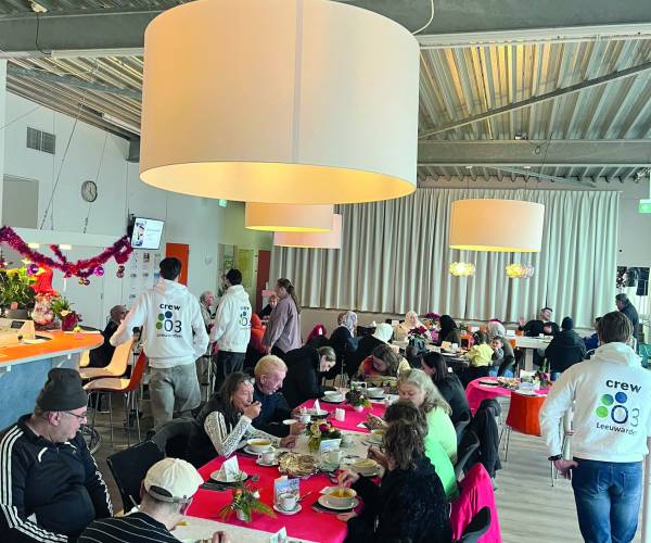 Firda-studenten organiseren gratis kerstlunch voor bewoners Heechterp-Schieringen