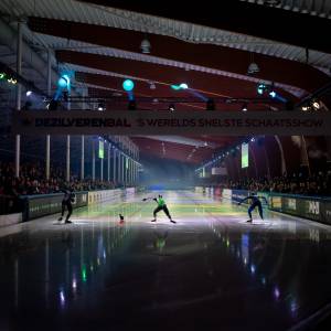 Wereldtop aan start schaatsshow De Zilveren Bal