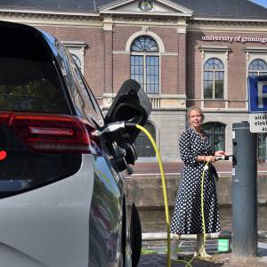 Fryslân koerst op mear laadpunten elektryske auto’s