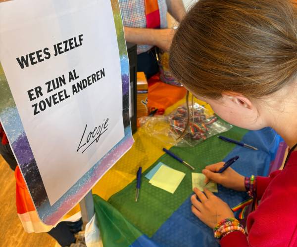De dag van de acceptatie op Comenius Ulbe van Houten