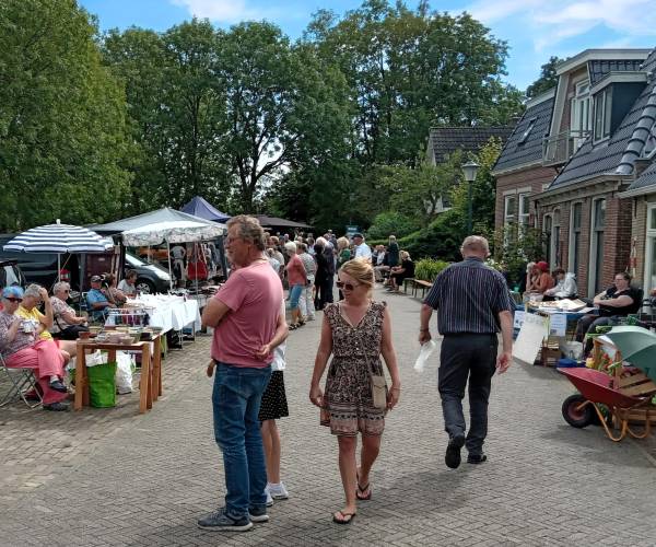 Zondag 1 juni Ouwesylster Markt