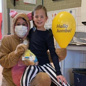 Kinderen en leerkrachten van OBS de Twilling verrast met een lekkere paasbrunch