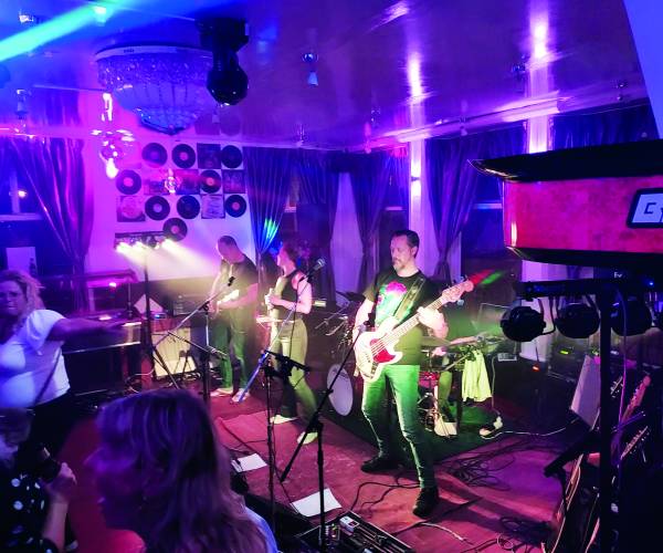 Hallumer Music Night