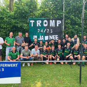 Hoofdtrainer Martell Tromp verlengt bij v.v. Wardy