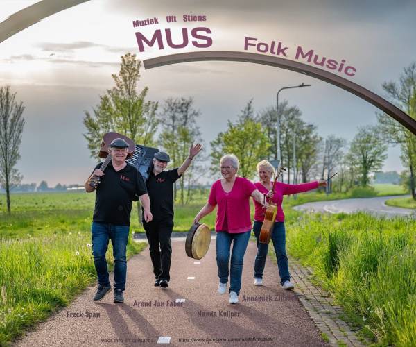 Tribute Dubliners door folkgroep MUS in de Alde Wite Dronryp.