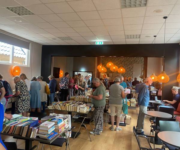 Deze zomer extra boekenmarkten in Marrum