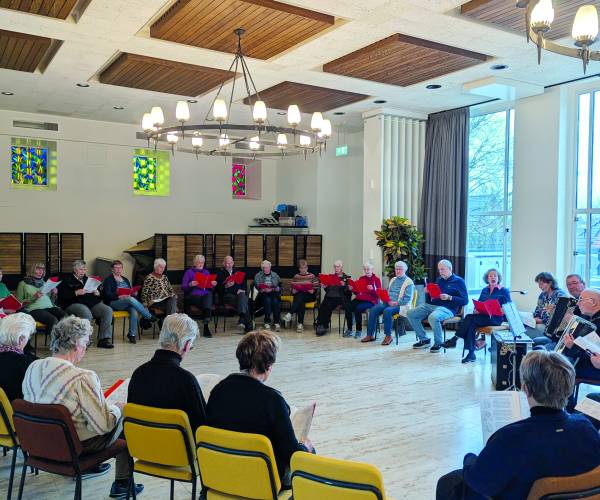 Mienskipzingen in Stiens gaat onverminderd door…
