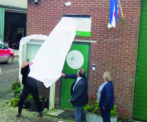 ‘Feintsje fan Menaam’ nieuwe naam boerderijwinkel Menaam