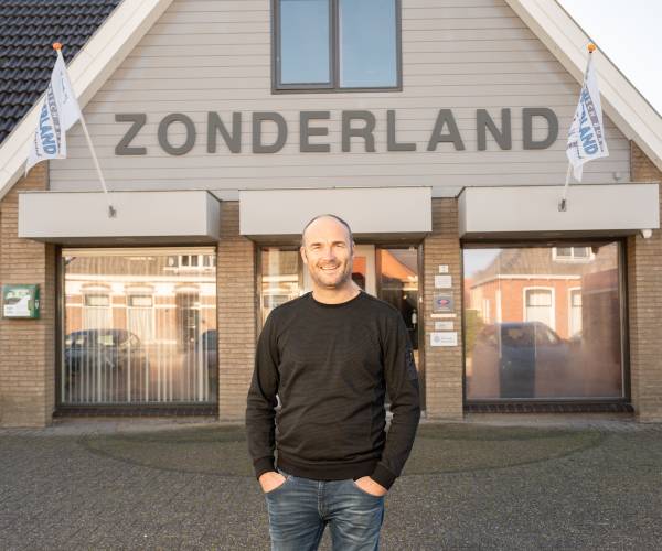 Huub Zonderland draagt stokje Technisch Buro Zonderland over