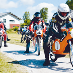 Classis Motordemo's op industrieterrein Middelsee Stiens